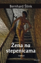 zena_na_stepenicama_v